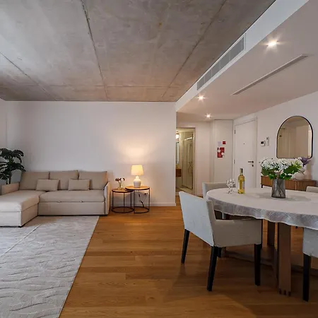 Casa Nunes 5 Minutes From The Sea Apartment *